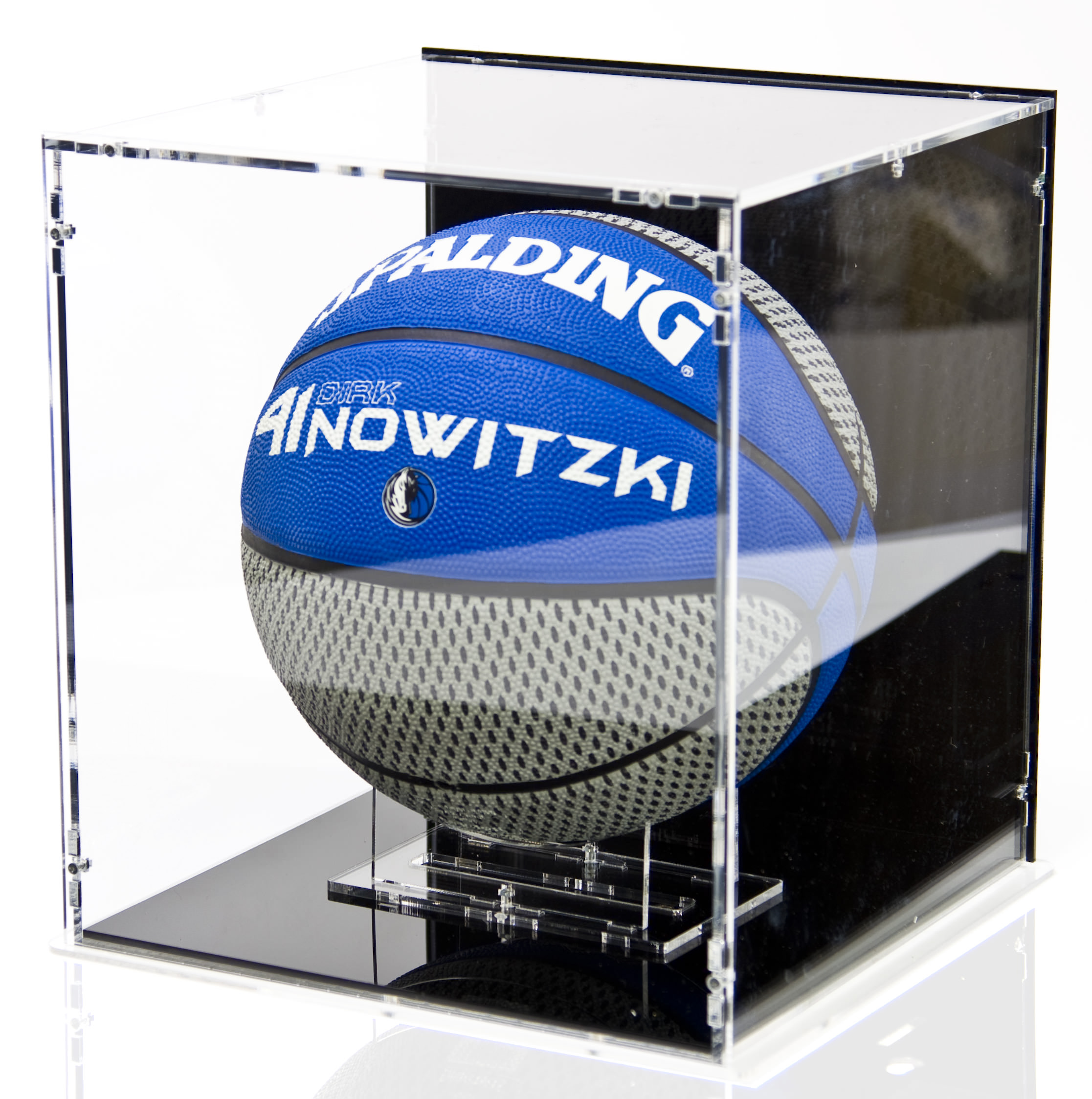 Black Base and Black Back-Panel SORA Basketball Case with Ball-Stand